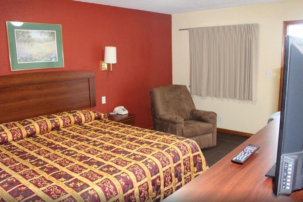 Budget Inn Oskaloosa Zewnętrze zdjęcie