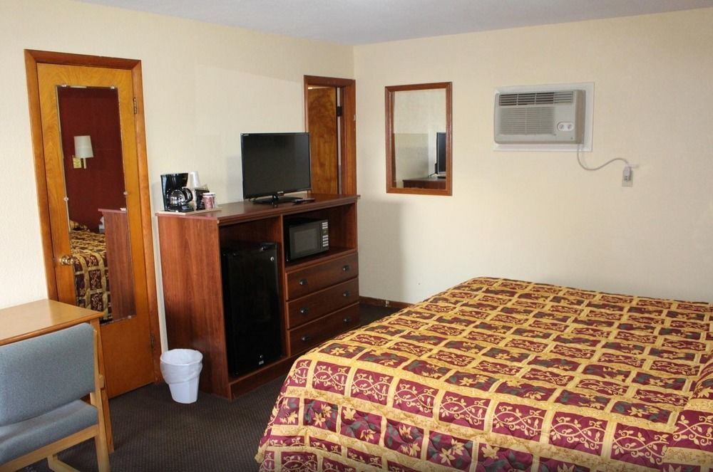 Budget Inn Oskaloosa Zewnętrze zdjęcie