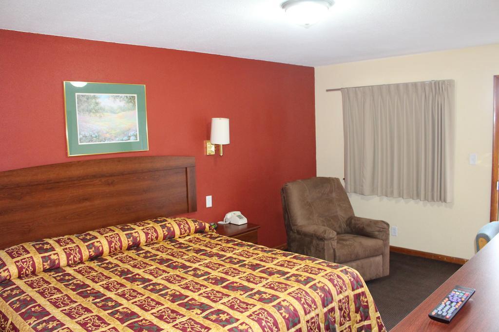 Budget Inn Oskaloosa Zewnętrze zdjęcie