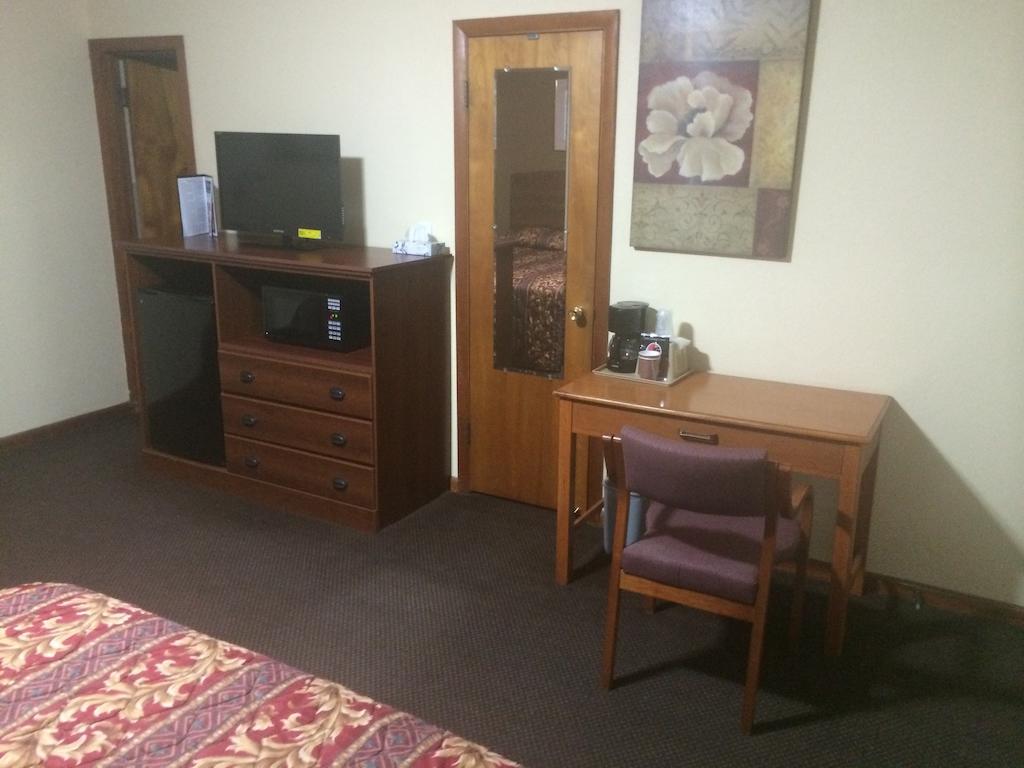 Budget Inn Oskaloosa Zewnętrze zdjęcie